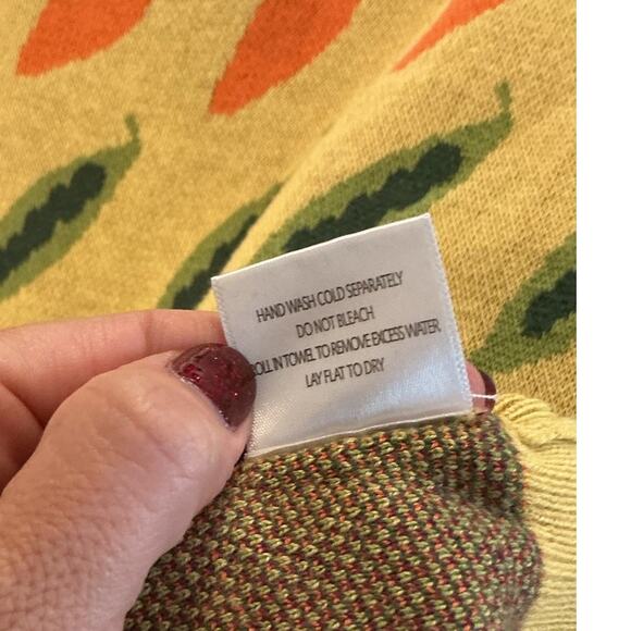 ModCloth Womens Short Sleeve Novelty Sweater Size 3X Mustard Yellow Vegetable - Picture 9 of 9